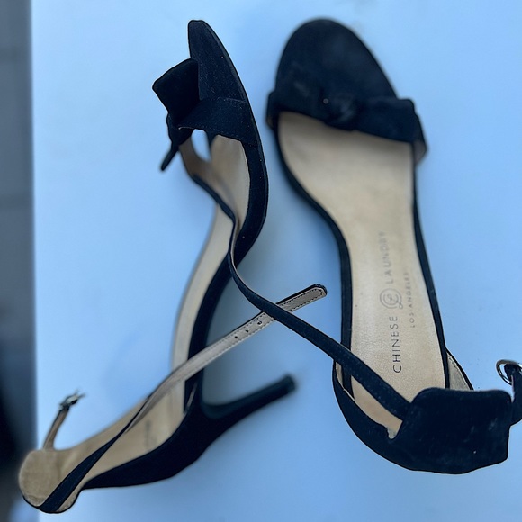 Bow tie back dress sandals, gently used. - Picture 1 of 3